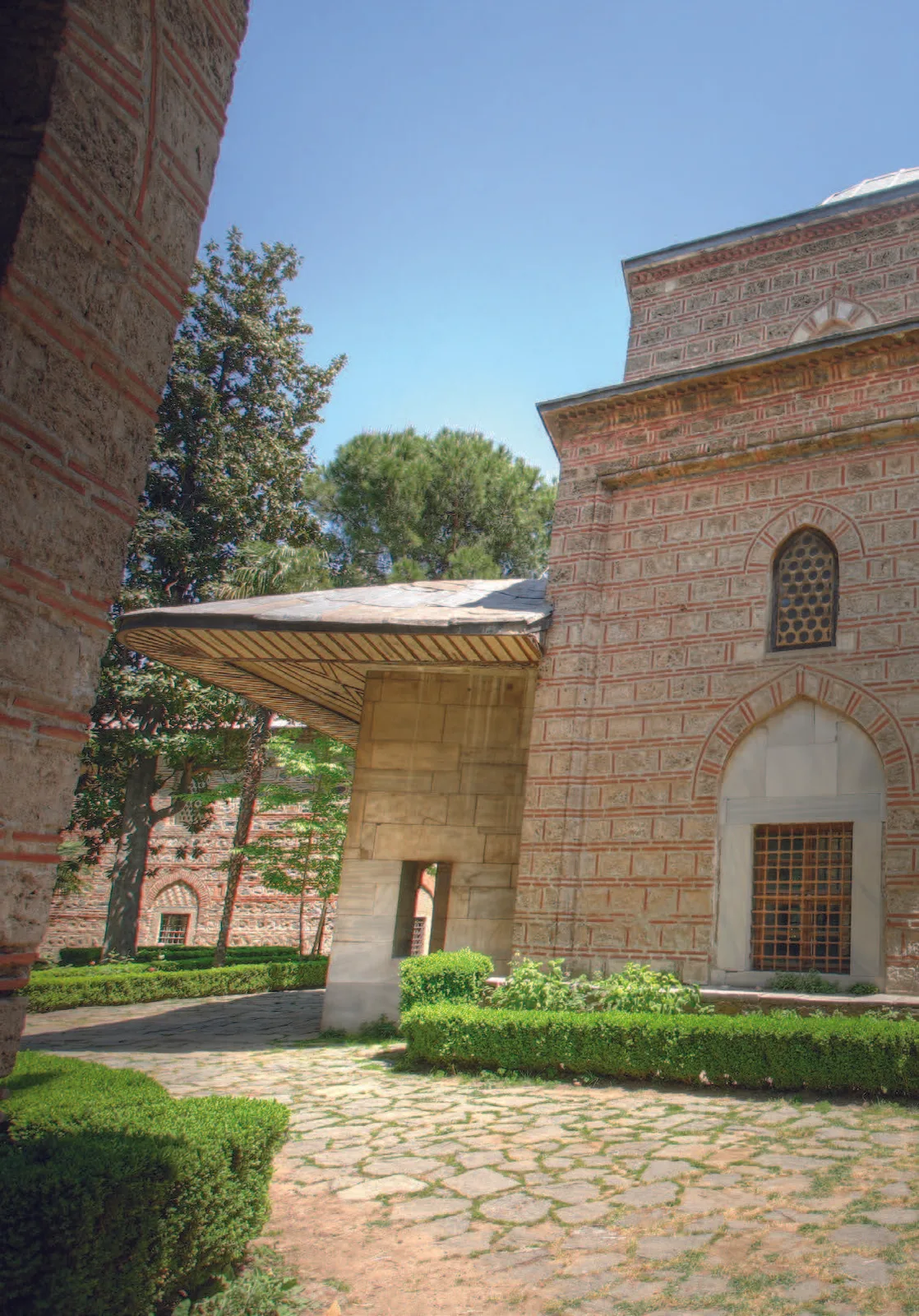 Cem Sultan ve Şehzade Mustafa Türbesi