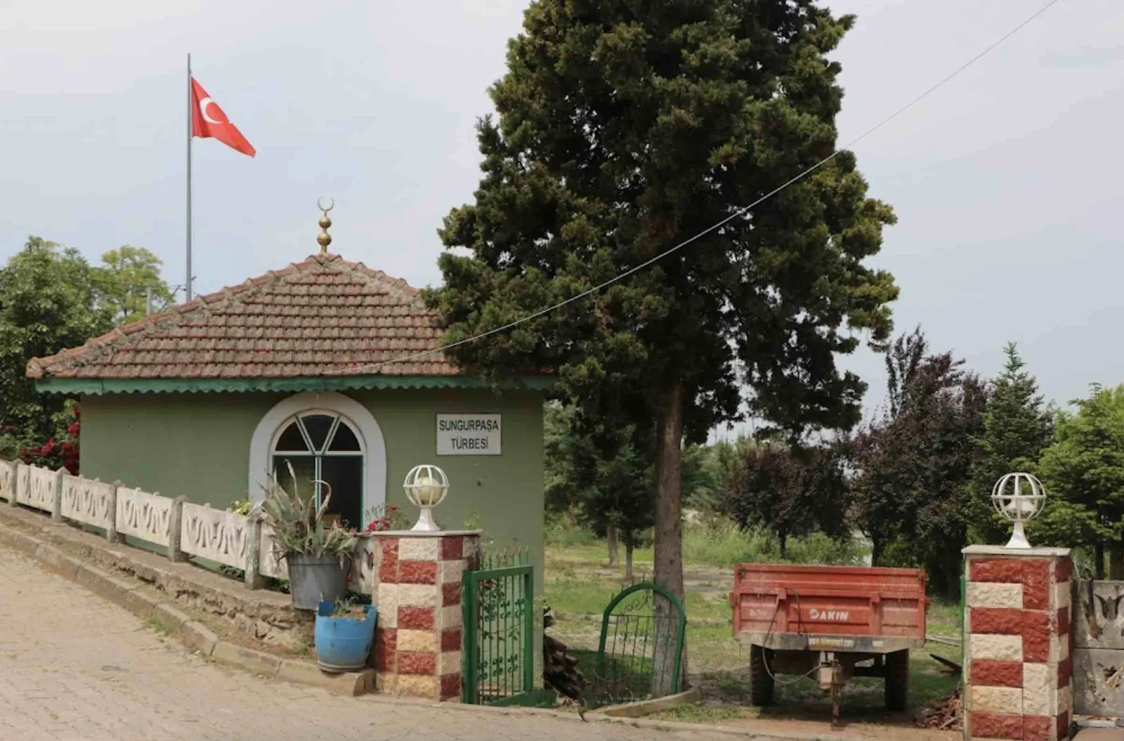 Sungurpaşa Türbesi
