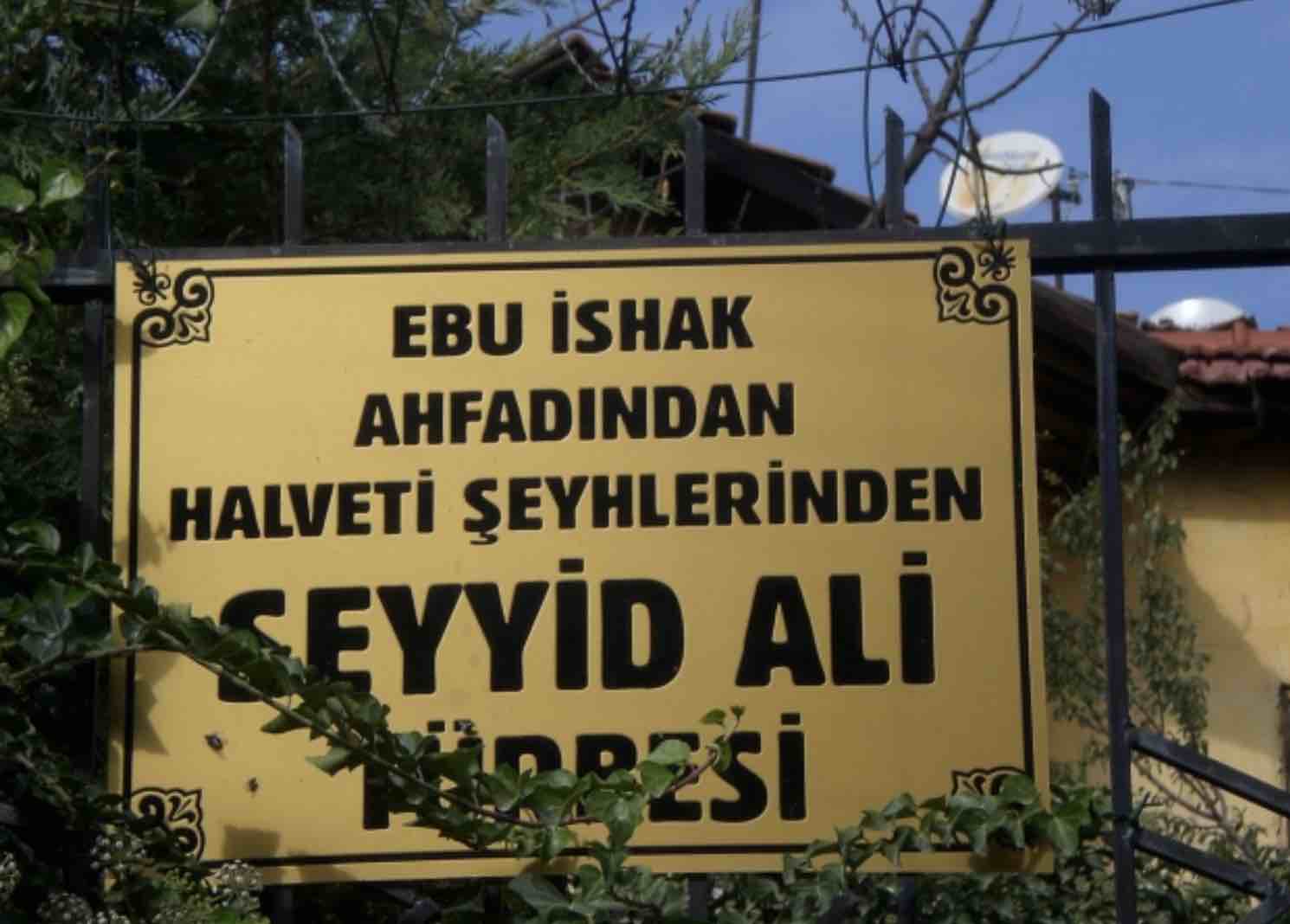Seyyit Ali Türbesi ( Şeyh Ebu İshak Kazeruni zaviyesi Türbesi )