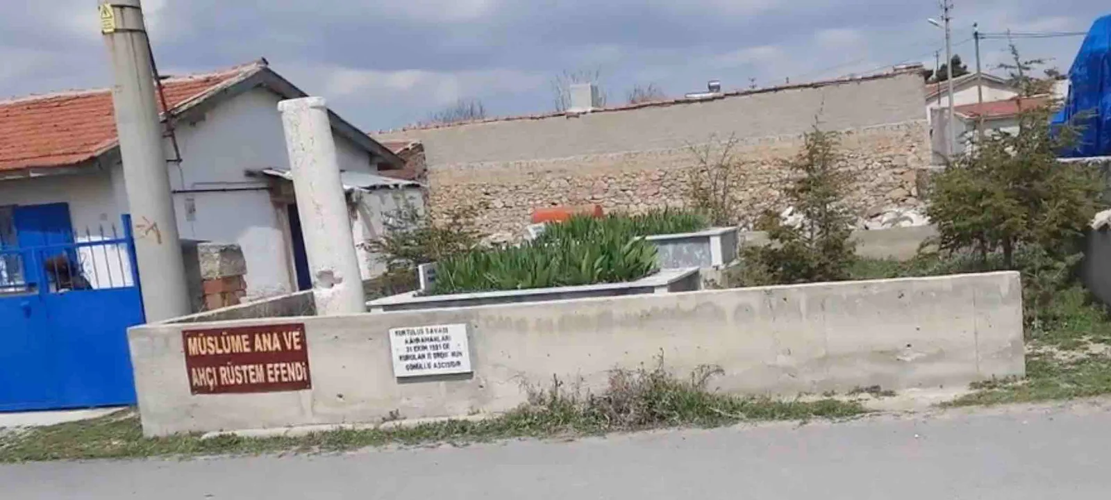 Müslüman Ana Türbesi