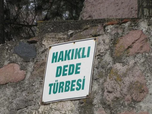 Hakıklı Dede Türbesi