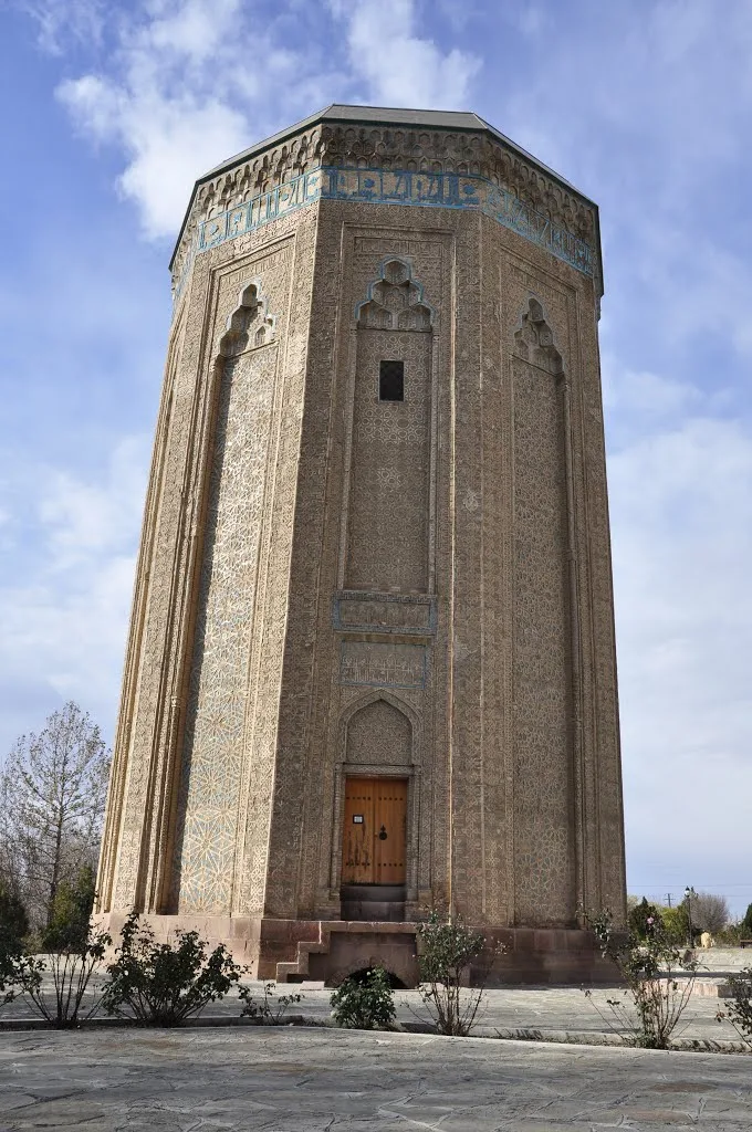 Mümine Hatun Kümbeti – Azerbaycan
