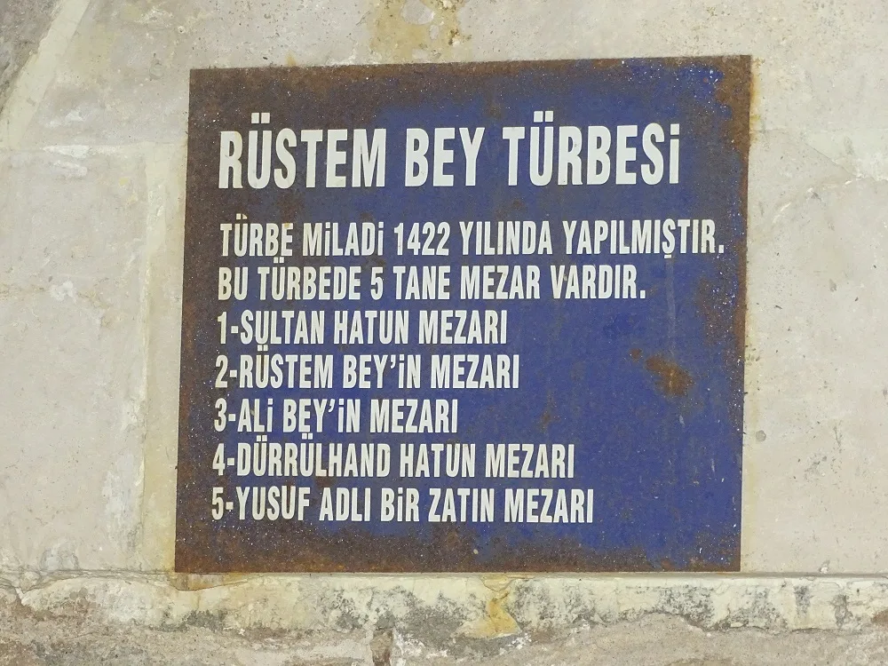 Rüstem Bey Türbesi