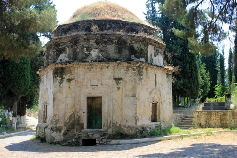 Yağlıoğlu Türbesi