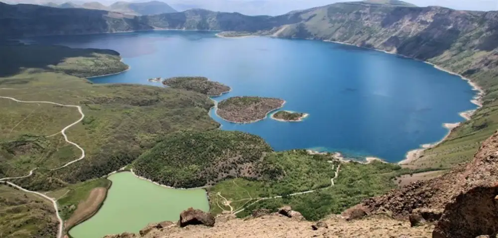 Nemrut Sıcak Göl