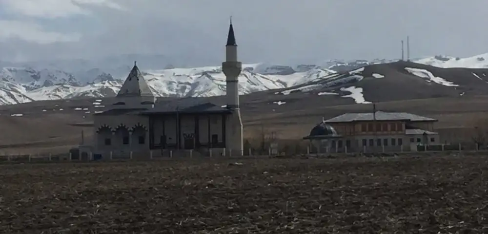 Alvarlı Efe Hz.
