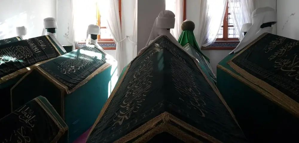 Seyyid Ahmet İzzet Efendi Hz. (Lokmacı Dede)