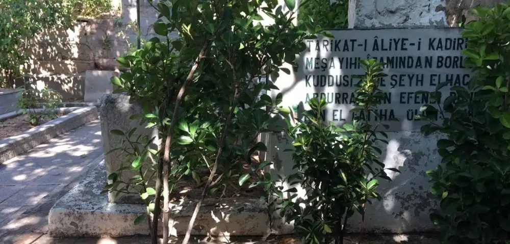 Ervahlar Kabristanı