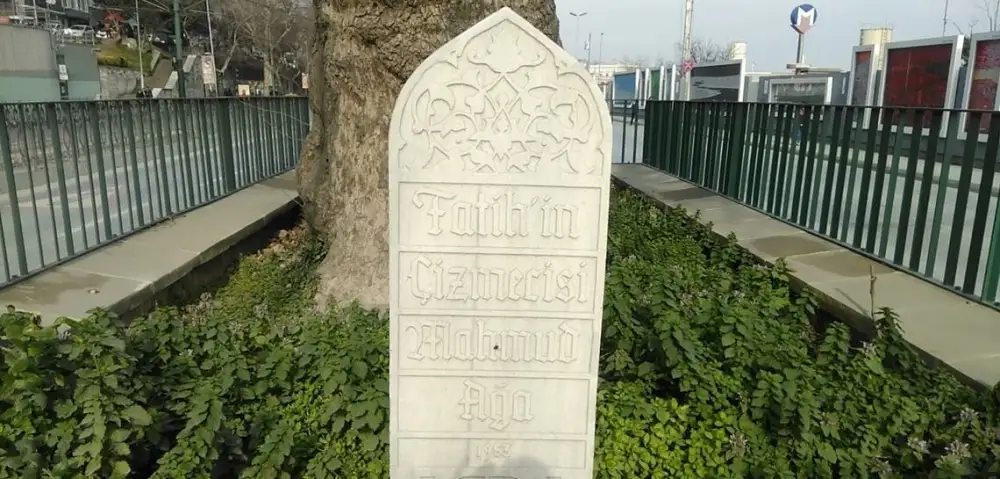 Çizmeci Başı Mahmud Efendi Hz.